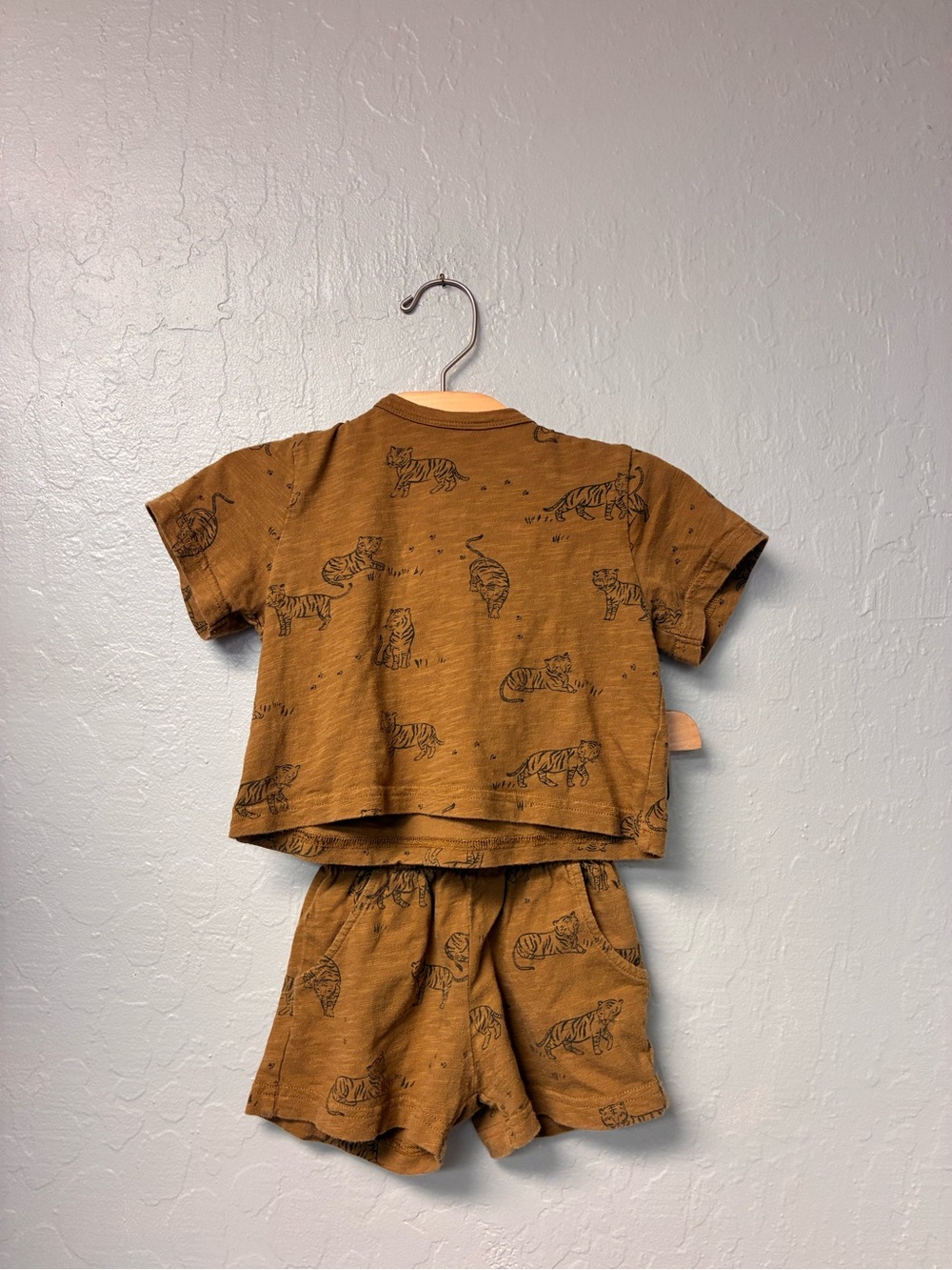 $26 ADD ON rylee + cru gender neutral tiger set 6-12M zara alice + ames baby gap